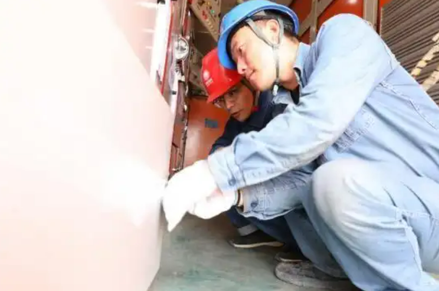 攻堅老舊設(shè)備改造 提升電網(wǎng)供電可靠性